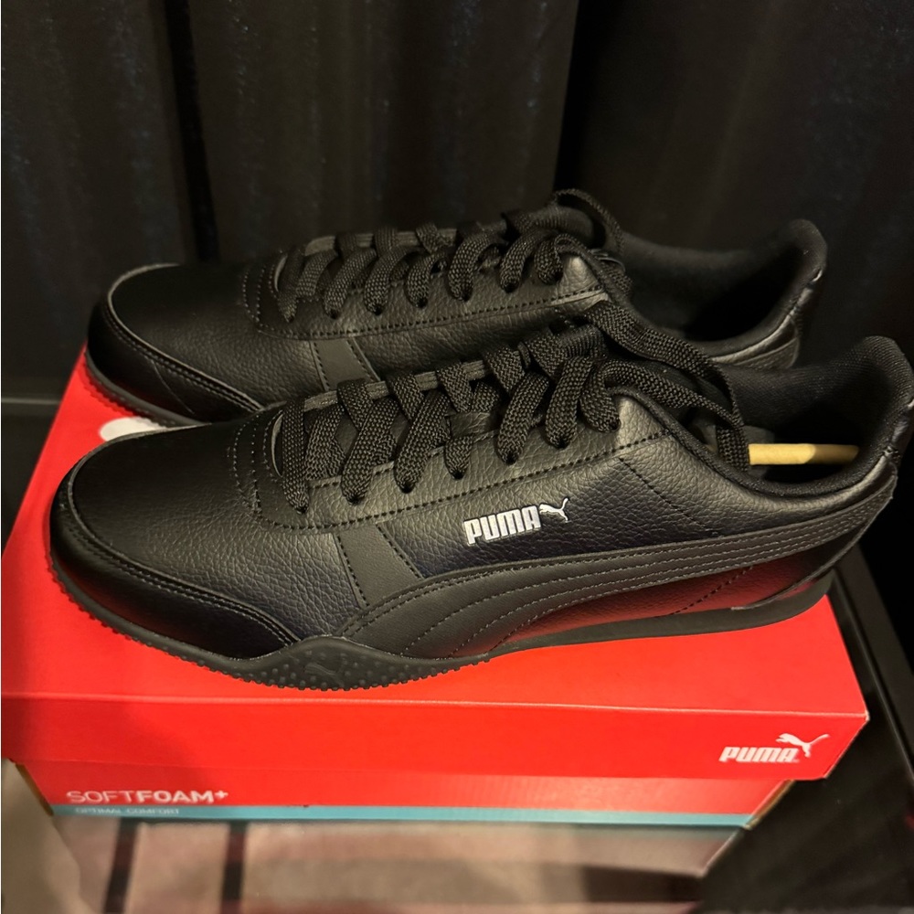 Women’s Puma Sneaker